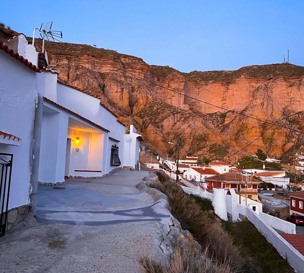 Cueva De La Lunas kontakt